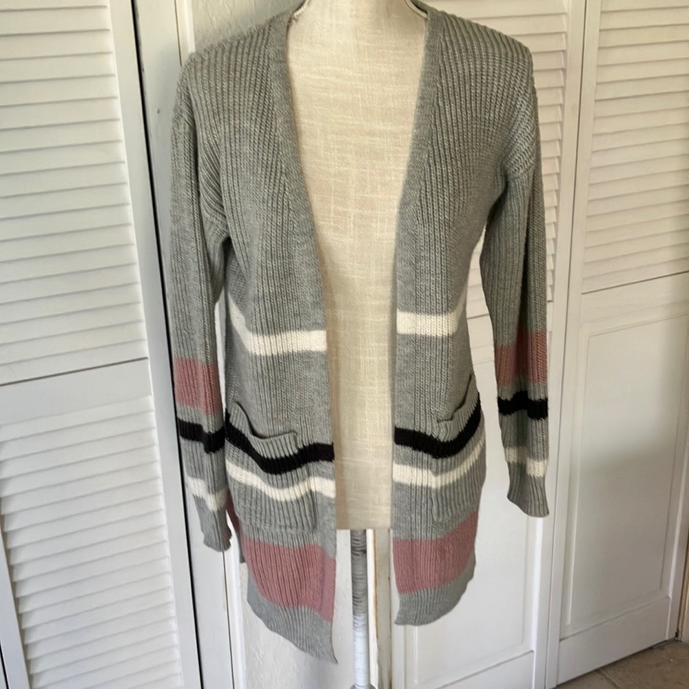 Misia Gray and Pink‎ Cardigan Sweater with Color Block Design